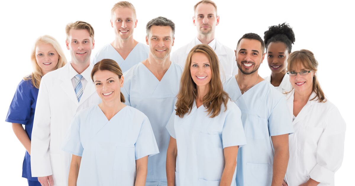 les membres de la clinique dentaire